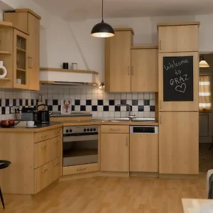 fresh-apartment-with-terrace-free-parking.graz-austria-hotels.com/