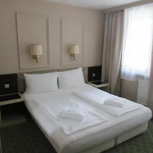 3* Hotel Attaché