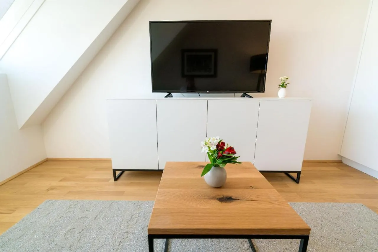 Vienna Residence, Hietzing - Schoenbrunn 0*,  Austria